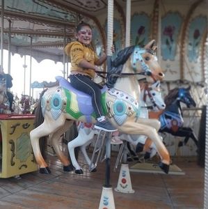 Meet your Posher, Yakinne